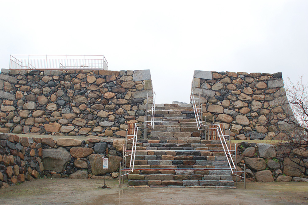 雨の讃岐高松城を訪ねて ~前編~_e0158128_19482426.jpg