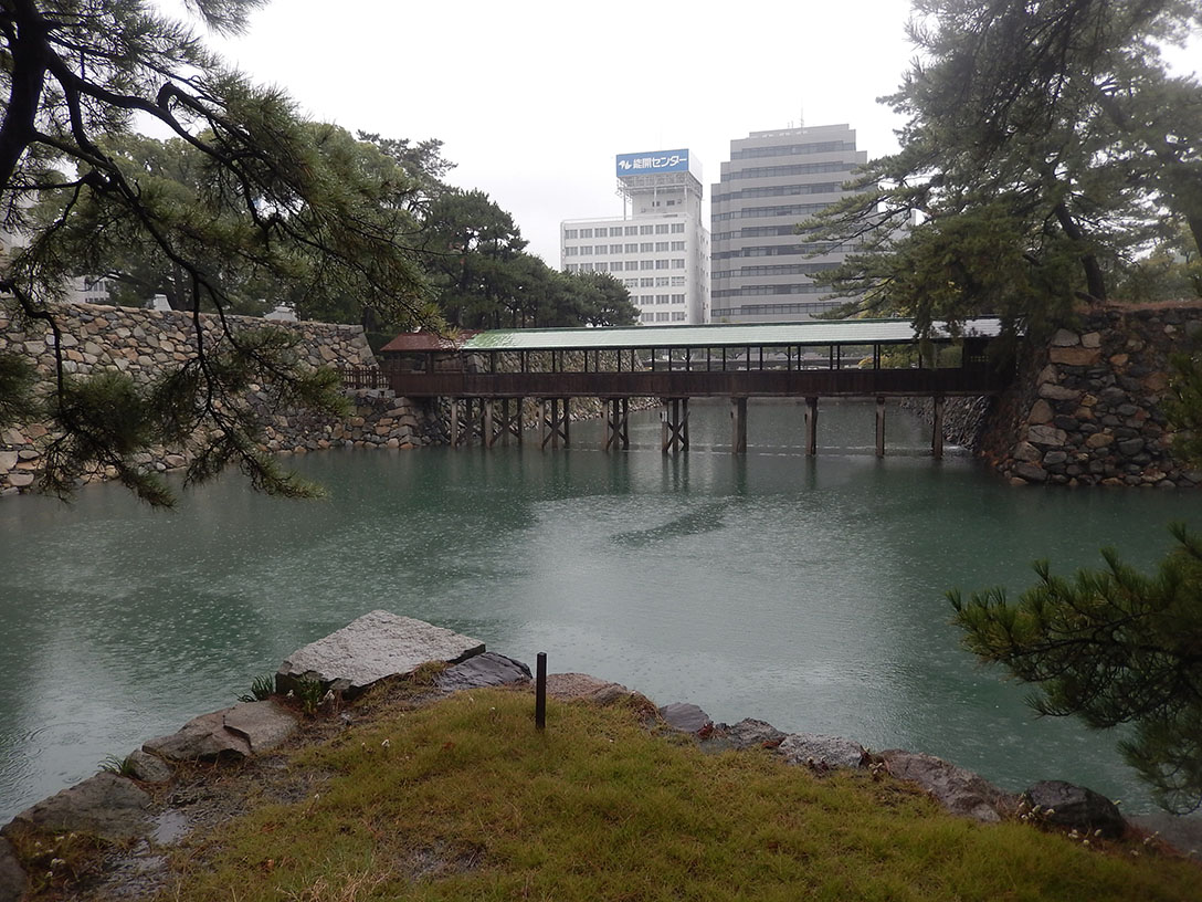 雨の讃岐高松城を訪ねて ~前編~_e0158128_19491793.jpg