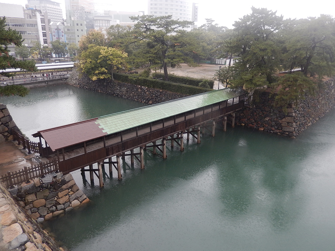 雨の讃岐高松城を訪ねて ~前編~_e0158128_19533553.jpg
