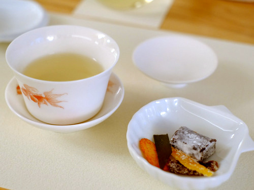 「銀座・京橋 TANAGOKORO TEA ROOMの阿里山青茶」_a0000029_2394686.jpg