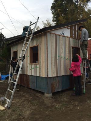 小屋造りに参加  鈴木菜央YADOKARIに_c0041935_15152542.jpg