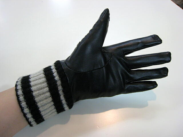 ＣＡＳＳＥＬＩＮＩ　（ キャセリーニ ）　ラインリブレタードグローブ　ＮＡＶＹ　ＢＬＡＣＫ_a0089359_1310068.jpg