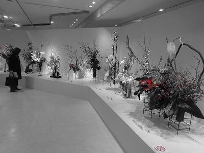 草月会福岡県支部 草月いけばな展 (博多阪急)_d0195183_2373550.jpg