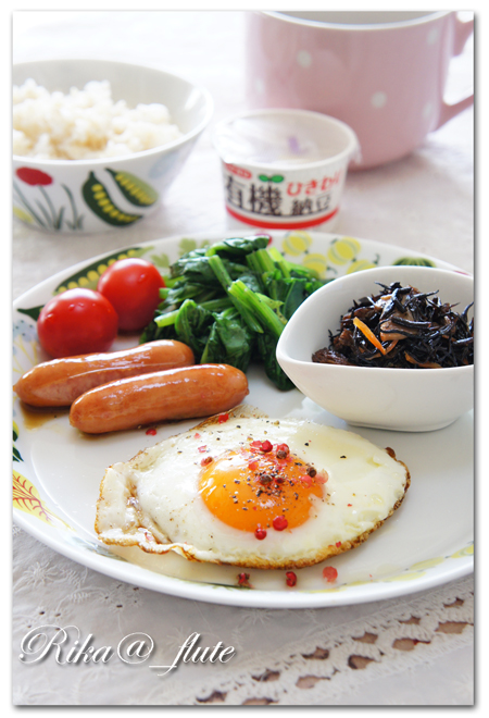 腸を整える朝ごはん(^0^)/ 納豆に胡麻&オリーブオイルお勧めです!_c0103827_11322170.jpg