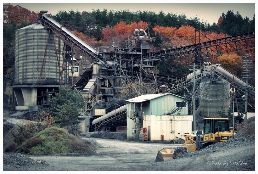 採石場のある風景_b0126256_22052721.jpg