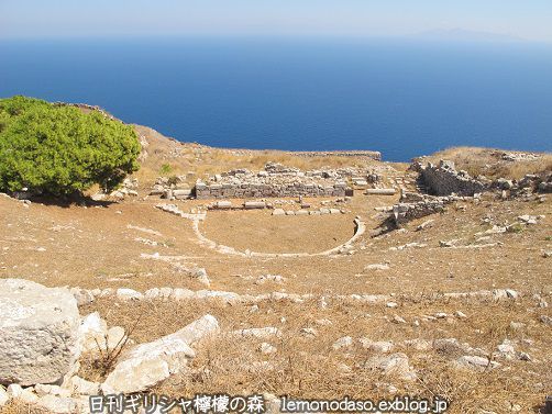 エーゲ海の島々の古代劇場　17カ所_c0010496_16101869.jpg