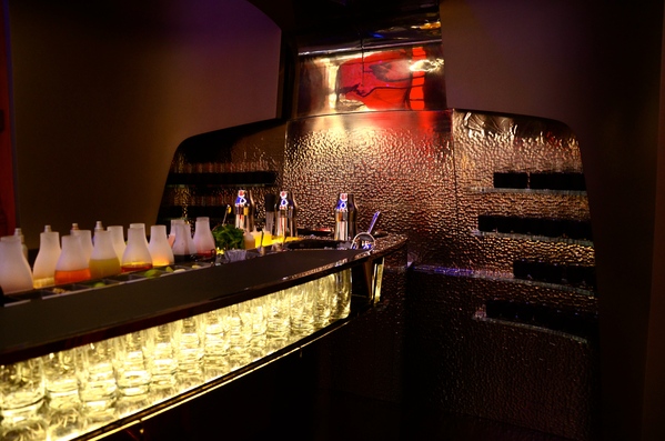 Le Bar du Plaza sur le site Drink Planet ! - プラザアテネのバー、『ドリンクプラネット』に登場_a0231632_437653.jpg