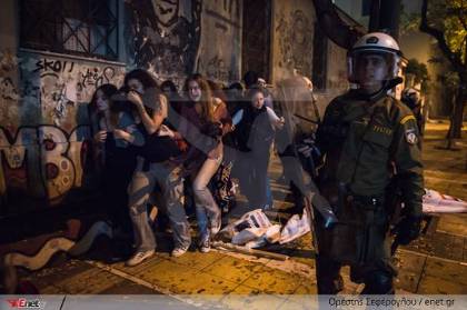 Riot police attack students outside Athens Polytechnic_b0152141_16214134.jpg