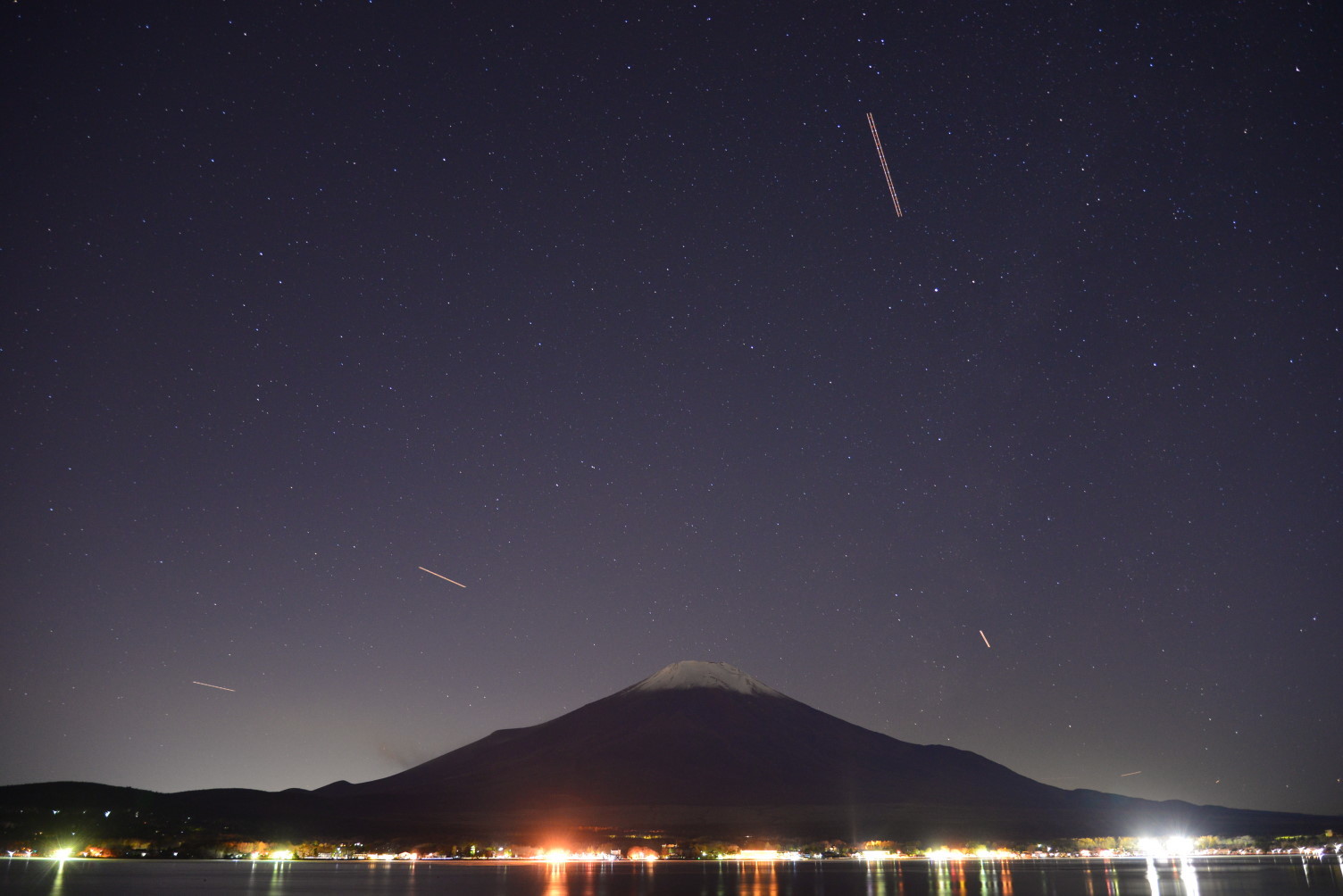 夜の富士山、二十曲峠・花の都公園・山中湖_a0307264_13021220.jpg