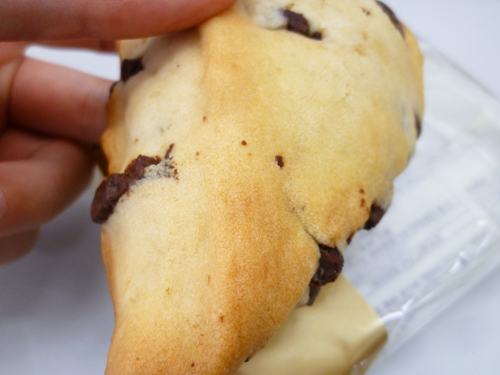 Cherie Dolce a チョコチップスコーン@サークルKサンクス_c0152767_22133122.jpg
