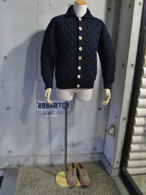 今季もようやく使える季節が来ましたョ。。。INVERALLAN　3A LUMBER CARDIGAN！★！_d0152280_14215857.jpg