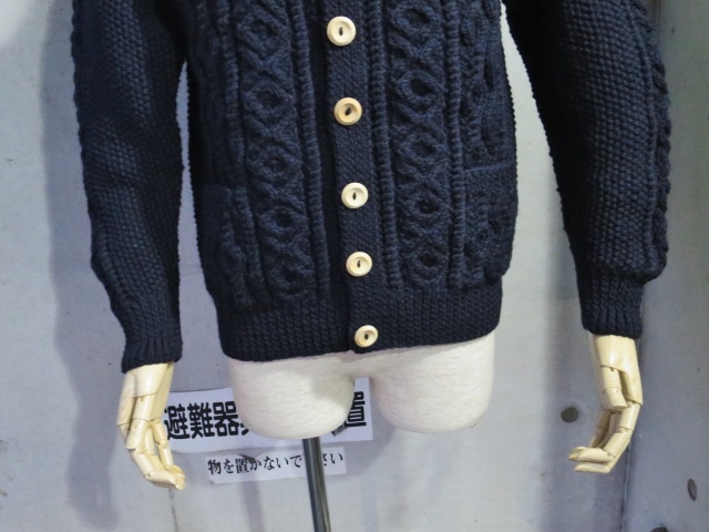今季もようやく使える季節が来ましたョ。。。INVERALLAN 3A LUMBER CARDIGAN!★!_d0152280_14222181.jpg