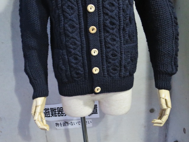 今季もようやく使える季節が来ましたョ。。。INVERALLAN　3A LUMBER CARDIGAN！★！_d0152280_14222181.jpg