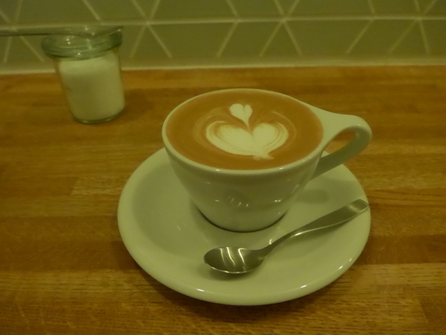 西荻窪「mosscore coffee モスコアコーヒー」へ行く。_f0232060_23514748.jpg