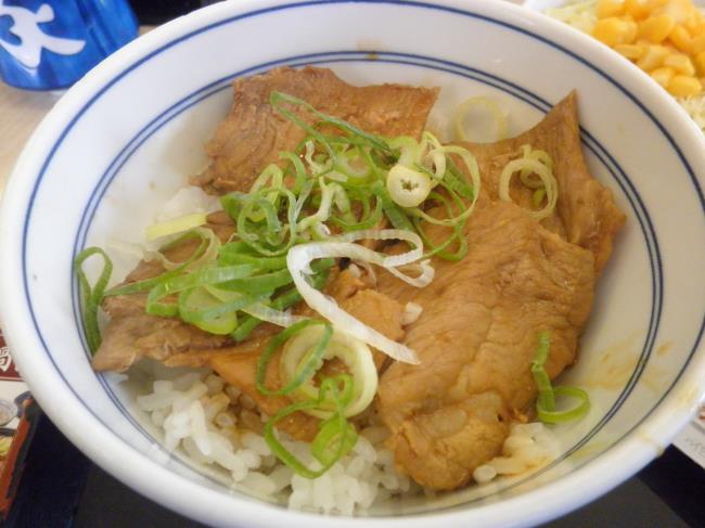 吉野家のロース豚丼十勝仕立て　　　茨田店_c0118393_11283840.jpg