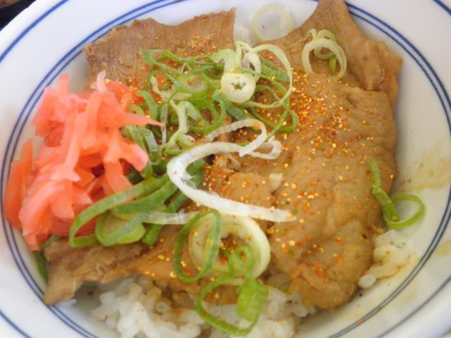 吉野家のロース豚丼十勝仕立て　　　茨田店_c0118393_11364939.jpg