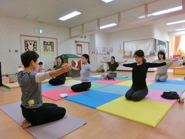2014.11.04 親子でストレッチ体操_f0142009_111356100.jpg