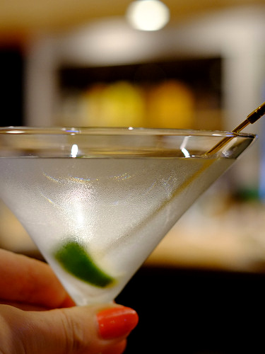 「大手町日生ビルUOMAN DINING、日本酒バル さわら(椹)の明太子燻製、日本酒×氷」_a0000029_17122523.jpg