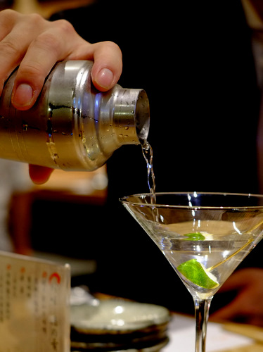 「大手町日生ビルUOMAN DINING、日本酒バル さわら(椹)の明太子燻製、日本酒×氷」_a0000029_1753223.jpg