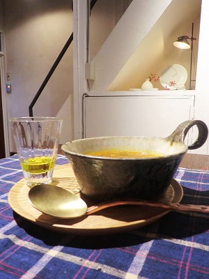 八木橋昇さんの黒呉須化粧スープ平マグ_b0132444_1750040.jpg