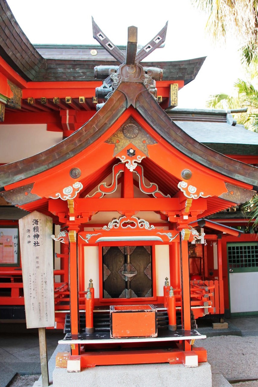 【青島神社】  　火遠理命＝山幸彦が海積宮から帰還した住居跡_c0011649_638678.jpg