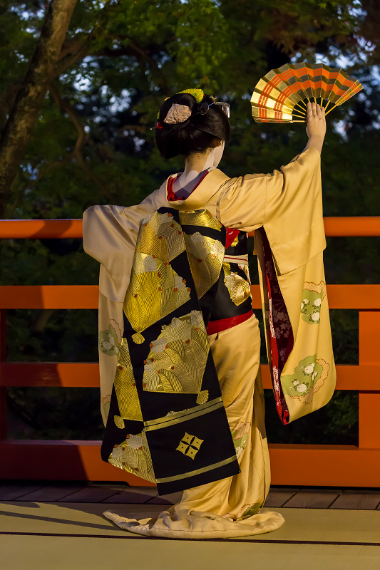北野天満宮・もみじ苑ライトアップ（上七軒・市知さん、勝音さん、梅ちえさん）_f0155048_22491443.jpg
