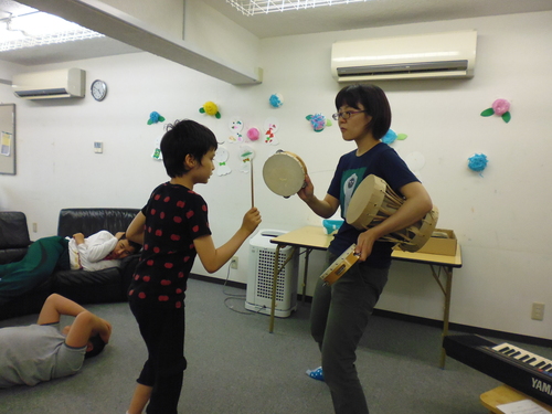 音楽療法を行っています♪_c0186983_112195.jpg
