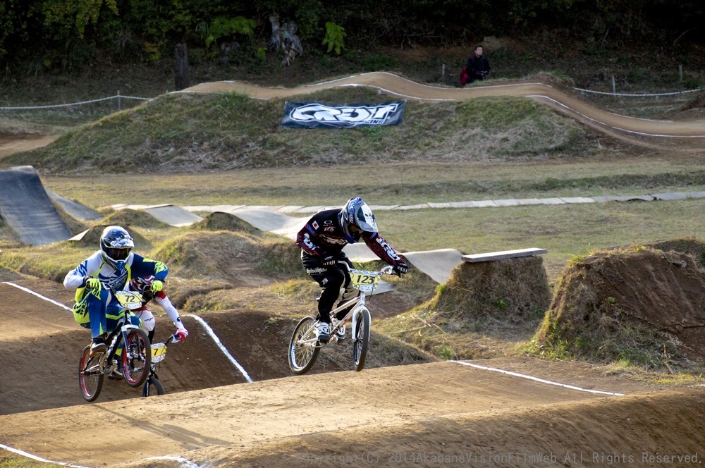 2014伊豆BMX国際／JBMXFシリーズ最終戦VOL2：マスターズ、30オーバー決勝　動画あり_b0065730_22593271.jpg