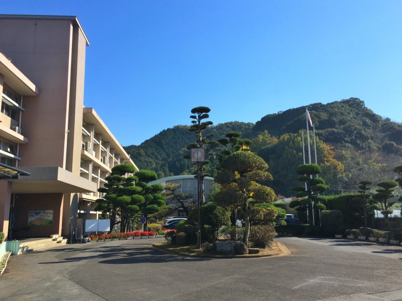 甲佐高等学校へ。_e0056537_13471826.jpg