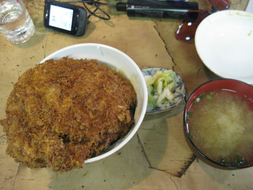 白石峠とわらじトンカツ丼_b0144082_7581181.jpg