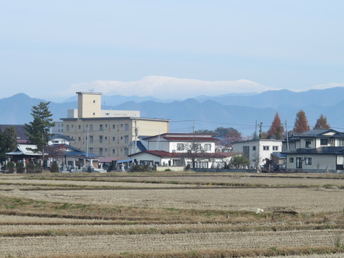 晩秋のキャンパス、白楊寮、グランド、山々、南駅＆紅葉・黄葉、風景（１０）_c0075701_232546100.jpg