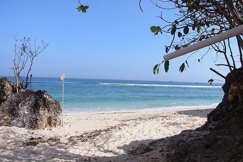 芋の子を洗ってない方のPadang Padang Beach (Thomas Beach)に行く。(\'14年10月)_f0319208_18442050.jpg