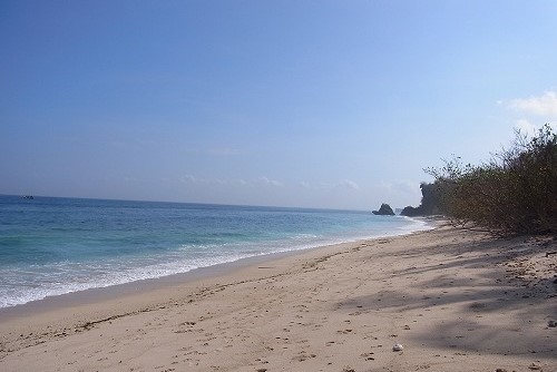 芋の子を洗ってない方のPadang Padang Beach (Thomas Beach)に行く。(\'14年10月)_f0319208_1847451.jpg
