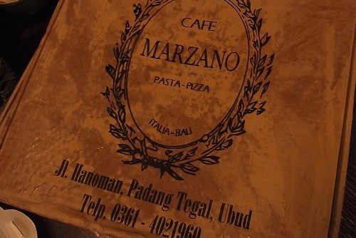Cafe Marzano Ubud　と Umah Pizzaでデリバリー＠Ubud (\'14年9月)_f0319208_2262765.jpg