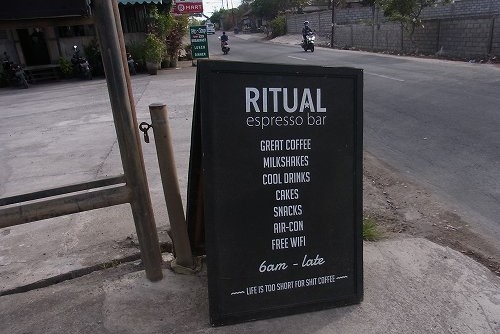 Ritual Espresso Bar で カフェイン補給 @ Jl. Uluwatu, Pecatu (\'14年10月)【後日閉店】_f0319208_5532986.jpg