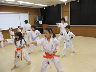 木曜空手 手稲教室 楽しみました!_c0118332_22475399.jpg