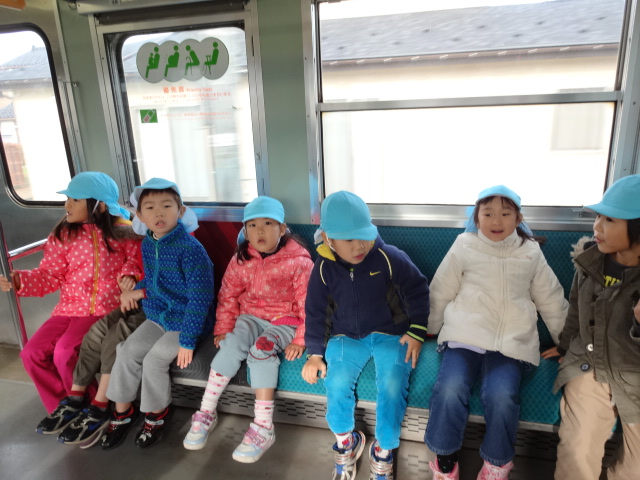 電車に乗って 鮭見学に行ってきました!_d0166047_14945.jpg