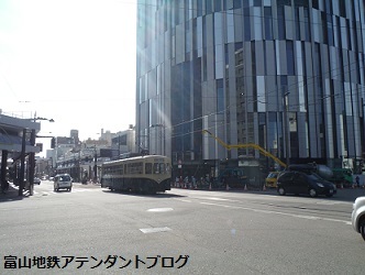 富山地方鉄道の路面電車の運転士_a0243562_11405594.jpg