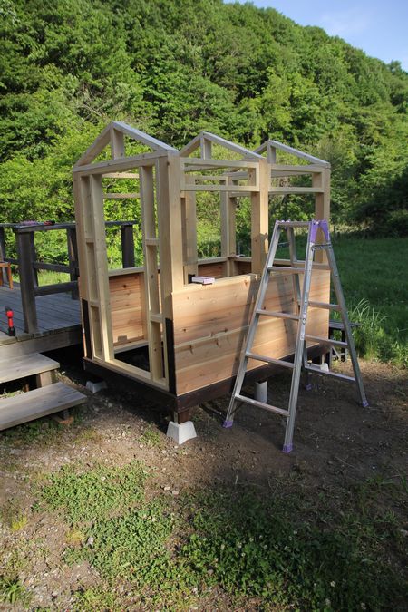 小屋を作ってます その1_d0075863_10422324.jpg