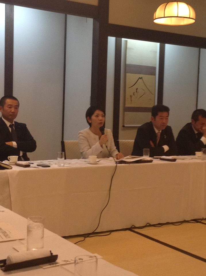 有意義な青年部意見交換会<旅館組合と自民党の青年部>_d0129296_22461481.jpg
