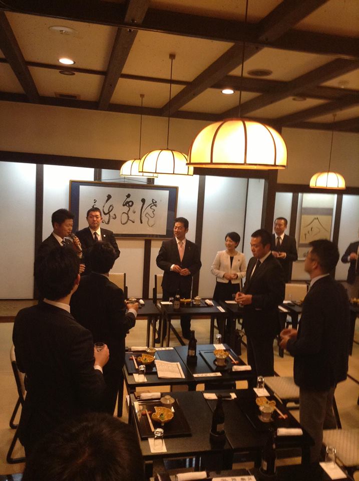 有意義な青年部意見交換会<旅館組合と自民党の青年部>_d0129296_22471325.jpg