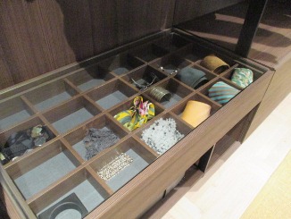 隠す収納・・・そして、見せる収納!_d0091909_1613548.jpg