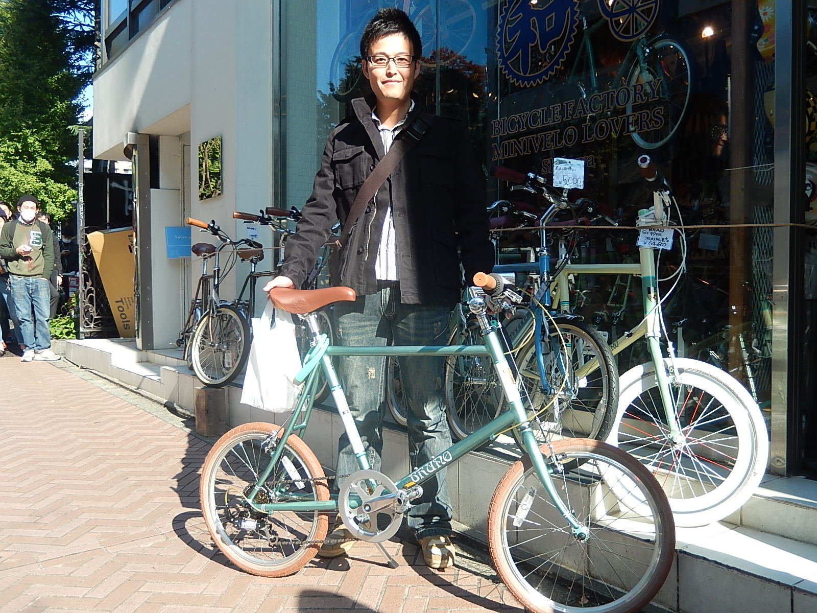 11月21日　渋谷　原宿　の自転車屋　FLAME bike前です_e0188759_1416198.jpg