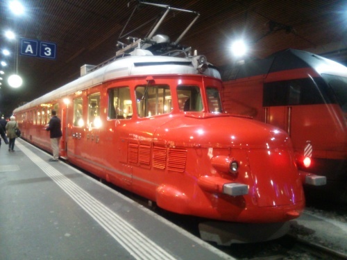 可愛い電車発見。@チューリッヒ駅_d0244370_20485221.jpg