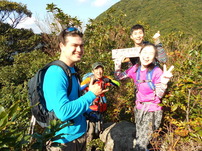 青螺山～黒髪山～後黒髪縦走　シーズン最後の紅葉を楽しむ_a0206345_21523084.jpg