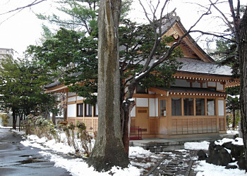 瑞龍寺境内の茶筅塚_f0078286_9372499.jpg
