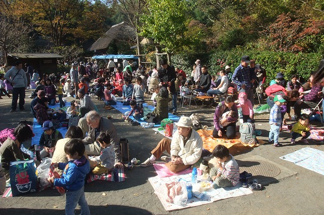 ■　賑わう収穫祭　　　14.11.23_e0070891_21224135.jpg