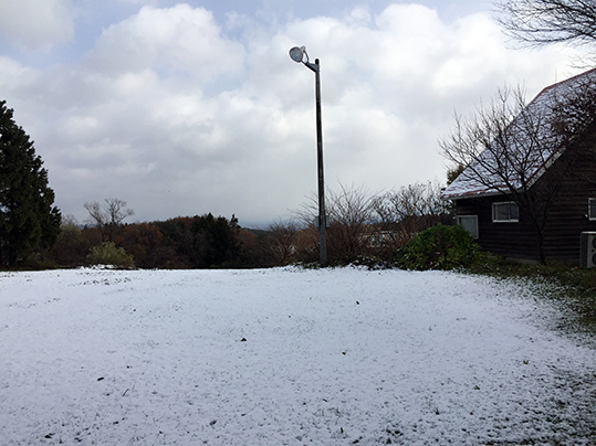 岩手の家、外観と周辺です。（雪もあってこれまた）キレイね♪_e0000295_11315544.jpg