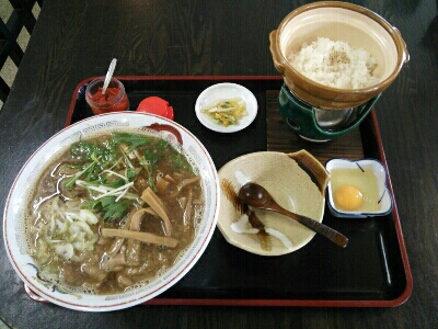 モツ煮込みラーメン雑炊セット_b0237229_8272933.jpg
