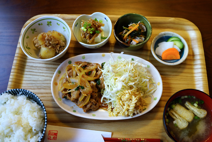 リゾムの生姜焼きと出汁巻き卵_b0049152_2341181.jpg